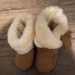 Toddler size 4 boots